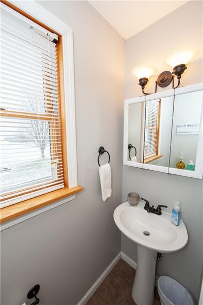 464 Holyoke Road Butler, PA 16001 - Photo 9 of 20