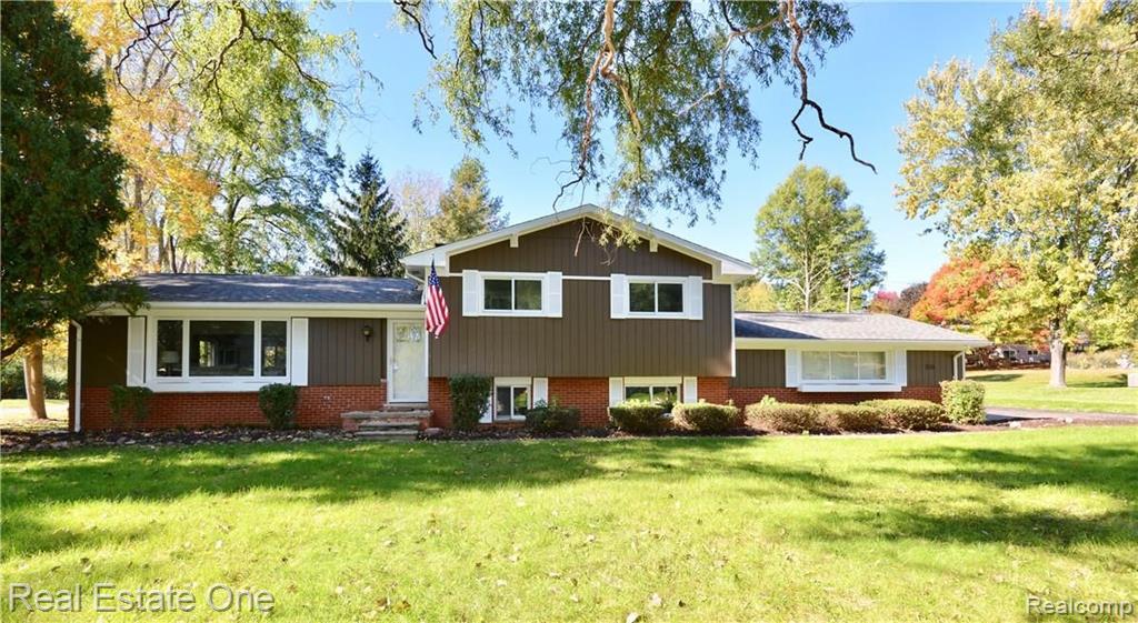 338 Randolph Road Rochester Hills, MI 48309 - Photo 1 of 26