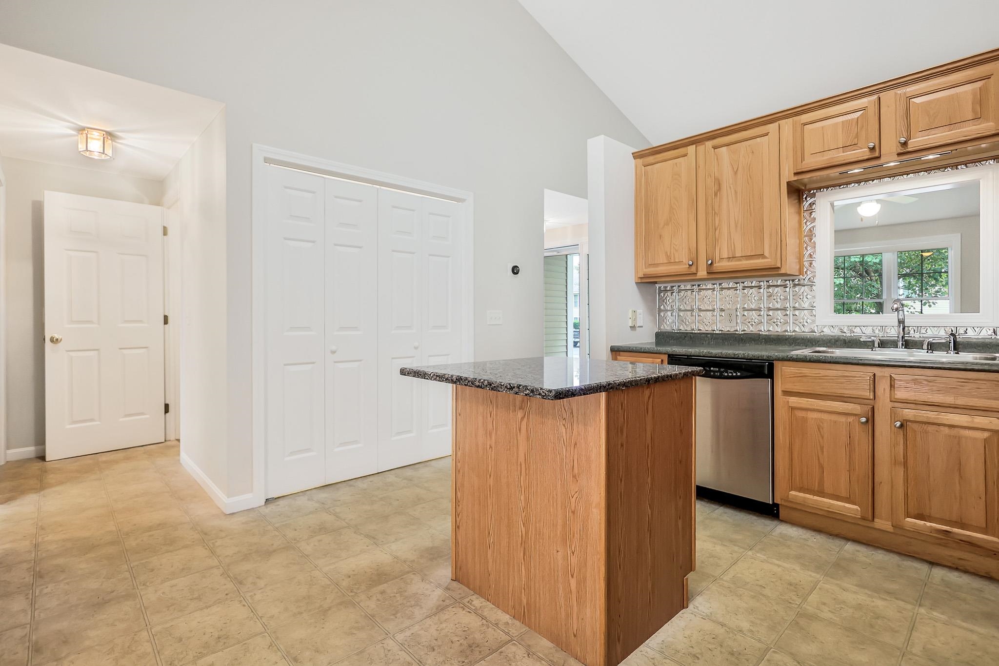 35 Forrest Street, Unit 35 Hampstead, NH 03826 - Photo 7 of 27