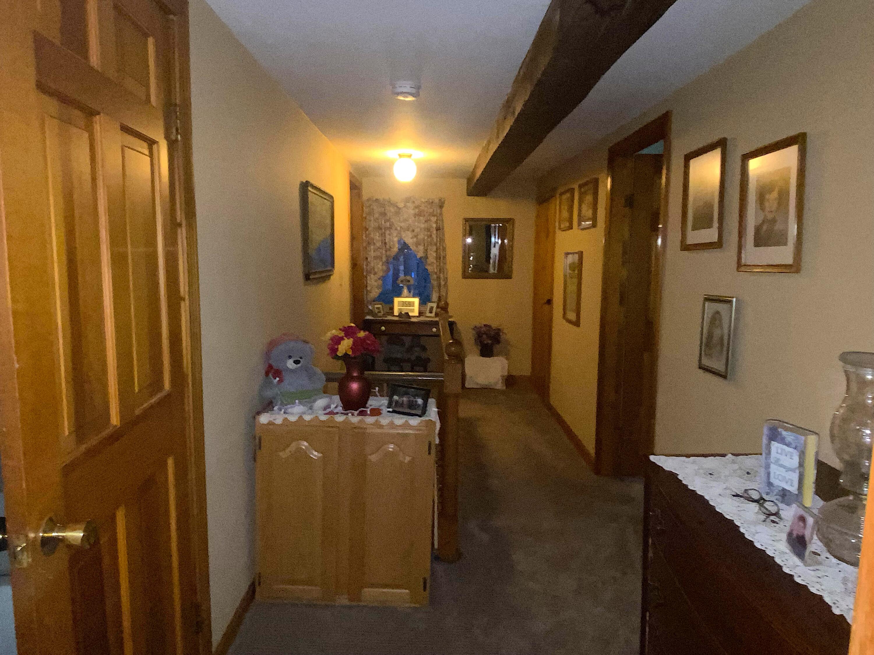 41 Haskell Avenue Raymond, ME 04071 - Photo 32 of 50 Hallway West