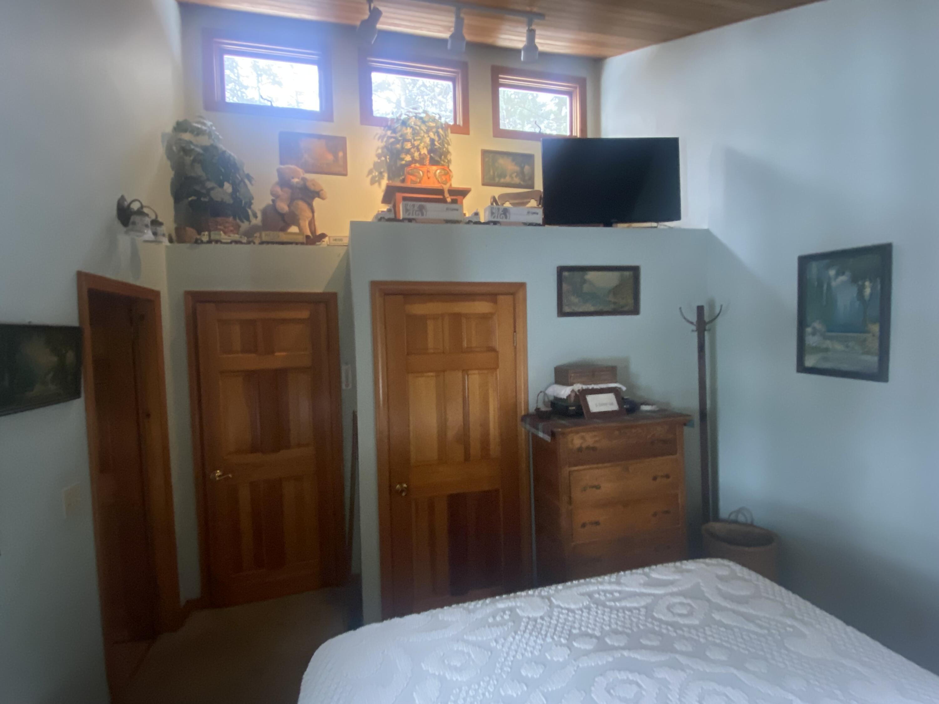 41 Haskell Avenue Raymond, ME 04071 - Photo 36 of 50 Masterbedroom3