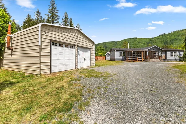 $411,000 | 8324 Golden Valley Boulevard, Maple Falls, WA 98266