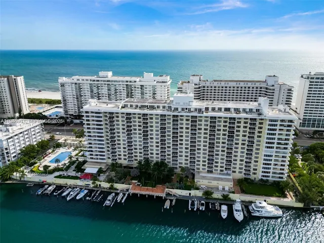 $3,500 | 5600 Collins Avenue, Unit 16C, Miami Beach, FL 33140