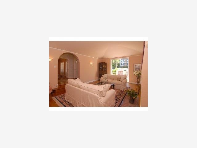 529 Fordham Road San Mateo, CA 94402 - Photo 3 of 9 Gallery Image 3