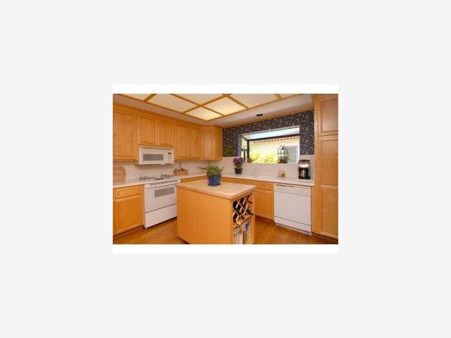 529 Fordham Road San Mateo, CA 94402 - Photo 5 of 9 Gallery Image 5