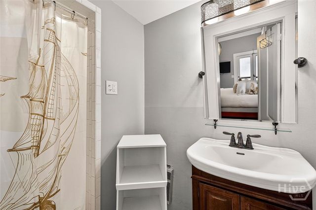 $2,595,000 | 106 East Harris Street, Savannah, GA 31401