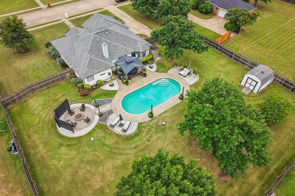911 High Point Drive Midlothian, TX 76065 - Photo 1 of 28