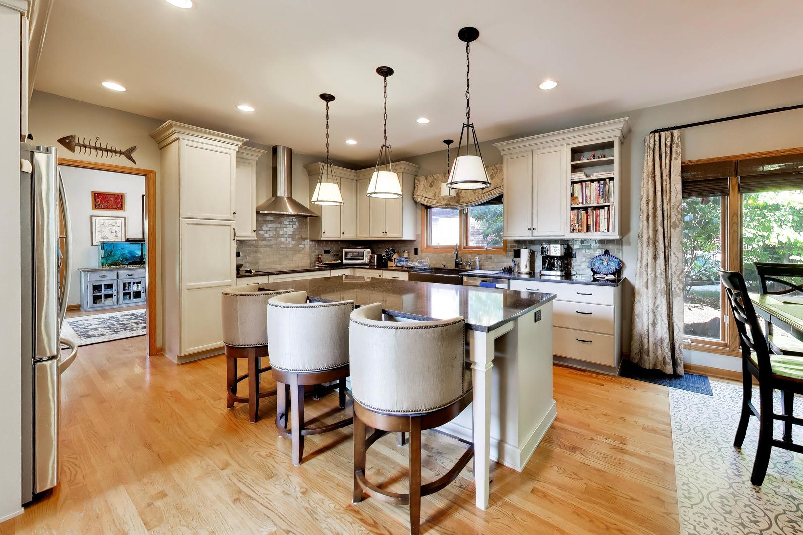 1425 Tyrell Avenue Park Ridge, IL 60068 - Photo 12 of 55 Gallery Image 12