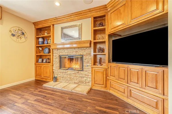 $1,899,988 | 574 Oak Tree Court, Simi Valley, CA 93065