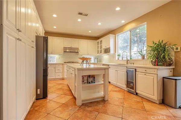 $1,699,999 | 574 Oak Tree Court, Simi Valley, CA 93065