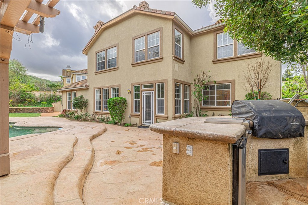 574 Oak Tree Court Simi Valley, CA 93065 - Photo 44 of 48 a house view with a outdoor space