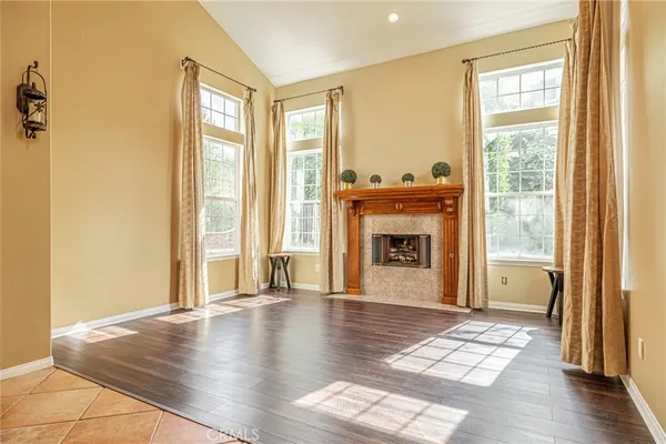 $1,899,988 | 574 Oak Tree Court, Simi Valley, CA 93065