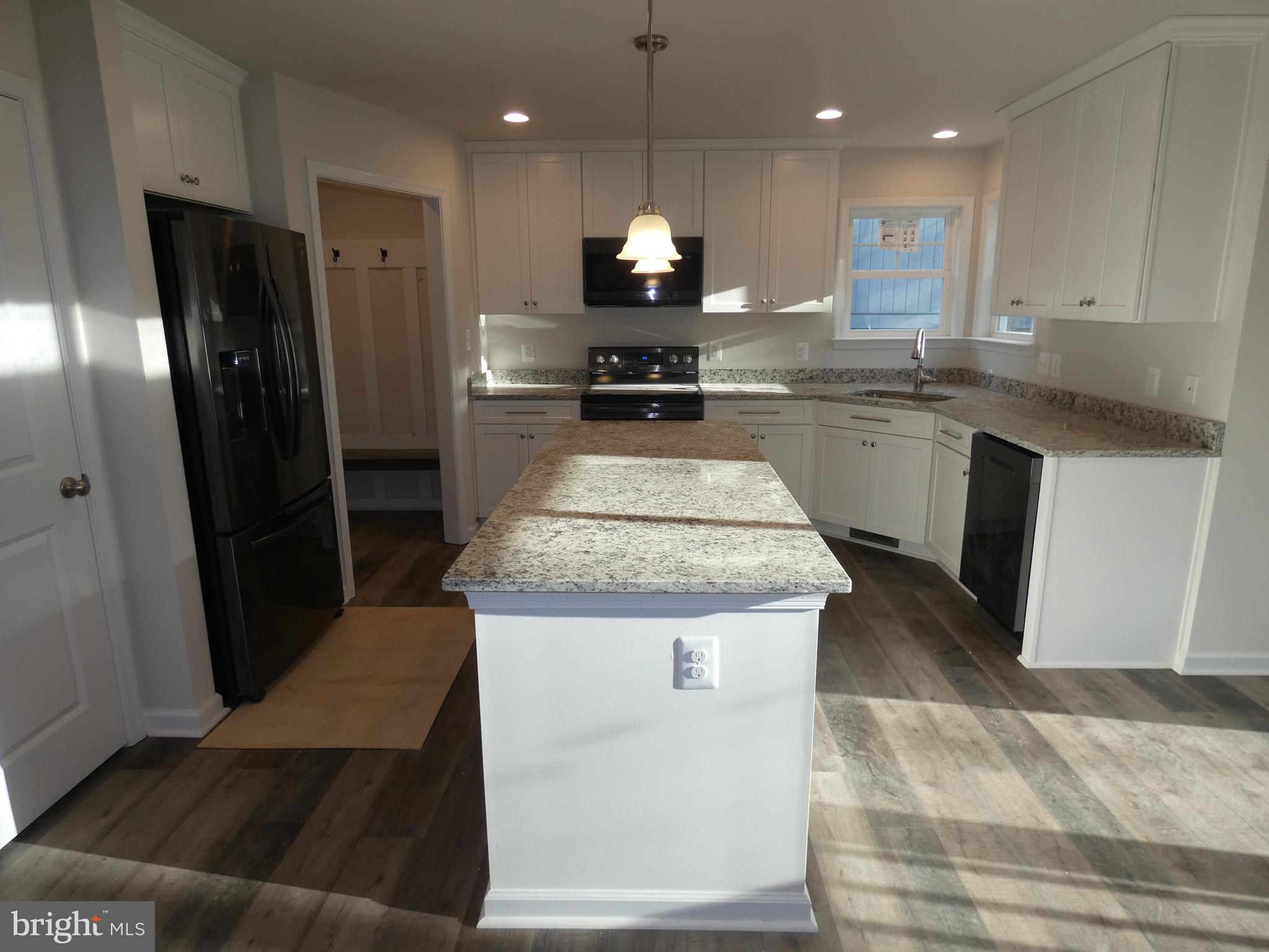 305 Spotswood Road Locust Grove, VA 22508 - Photo 8 of 37 Gallery Image 8