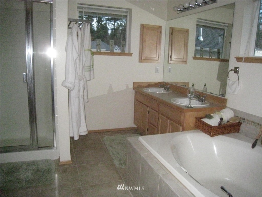 19910 101st Avenue Southeast Renton, WA 98055 - Photo 15 of 25 Gallery Image 15