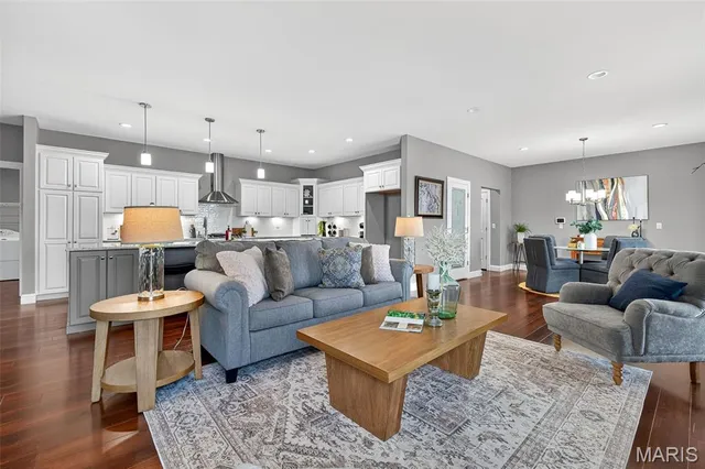 $625,000 | 4915 Butler Hill Road, St. Louis, MO 63128