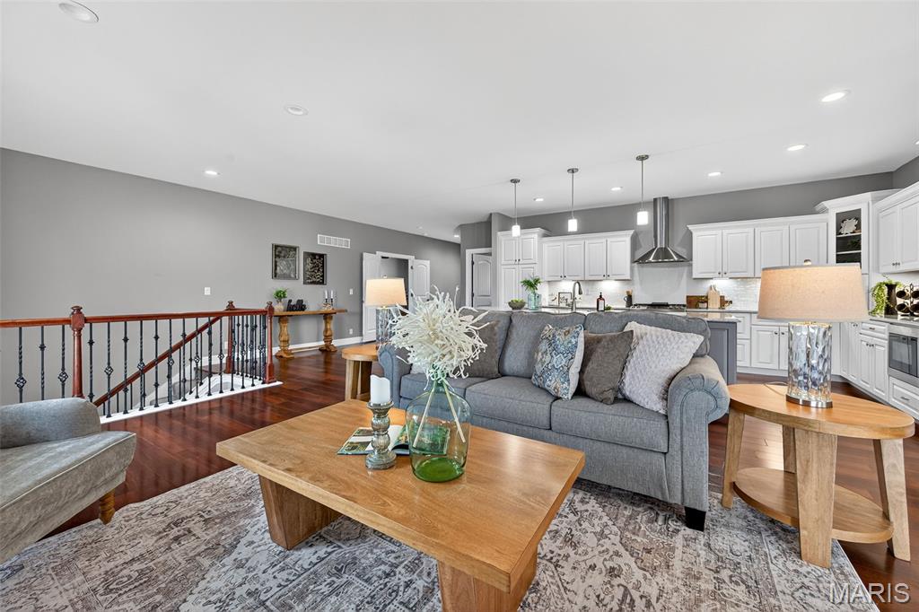 4915 Butler Hill Road St. Louis, MO 63128 - Photo 17 of 54