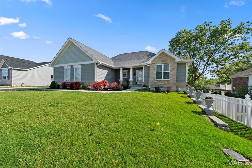 4915 Butler Hill Road St. Louis, MO 63128 - Photo 3 of 54