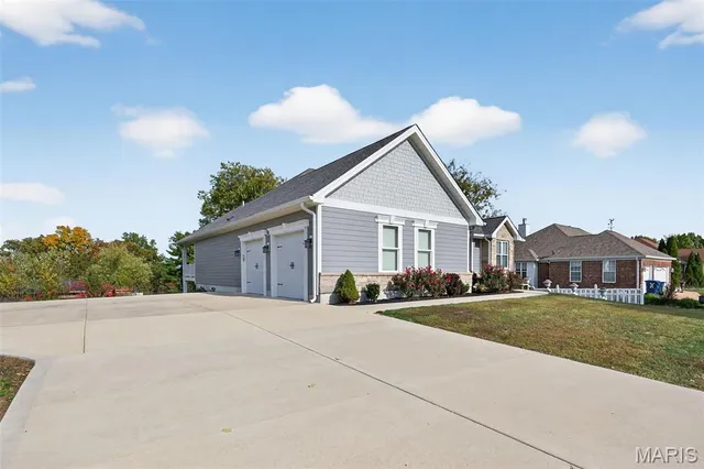 $625,000 | 4915 Butler Hill Road, St. Louis, MO 63128