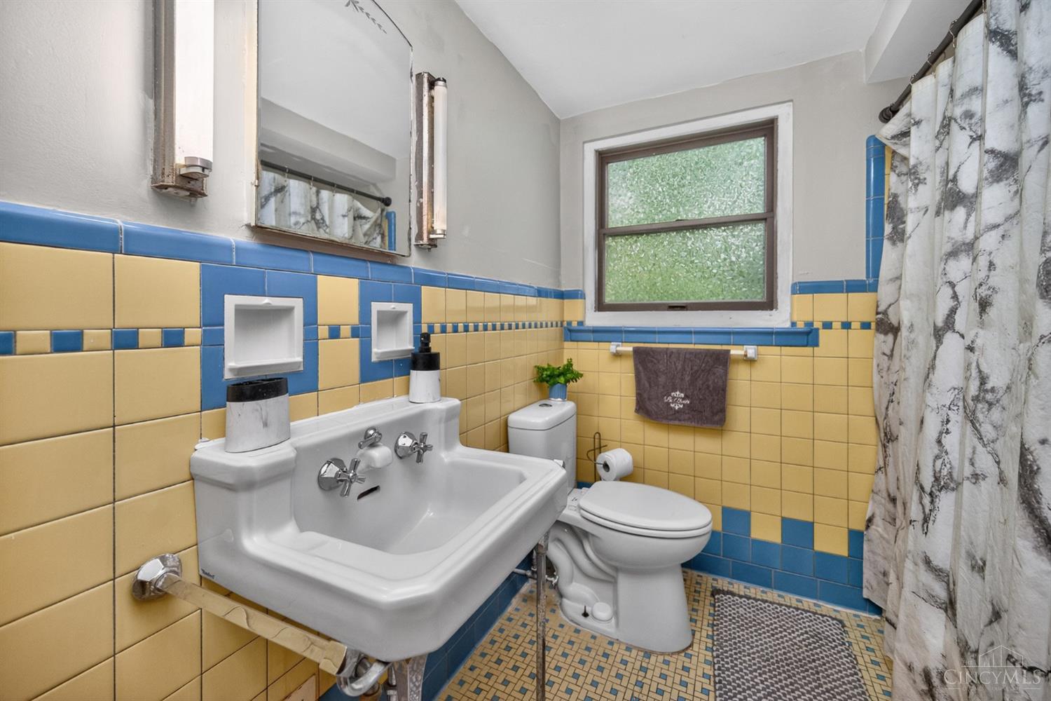 3270 Renfro Avenue Cincinnati, OH 45211 - Photo 19 of 49