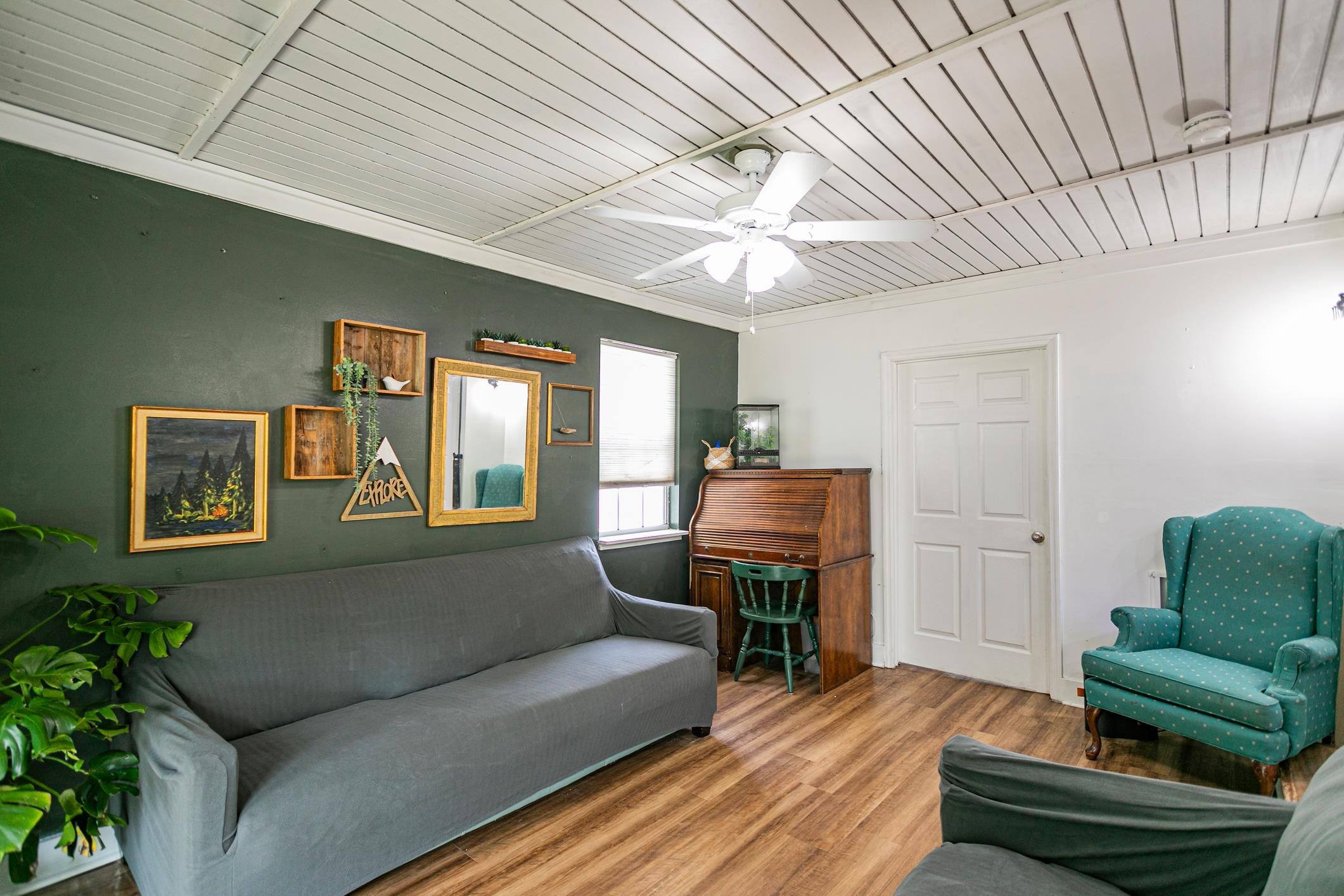 963 Catalina Road St. Augustine, FL 32086 - Photo 25 of 59 a living room with furniture and a piano