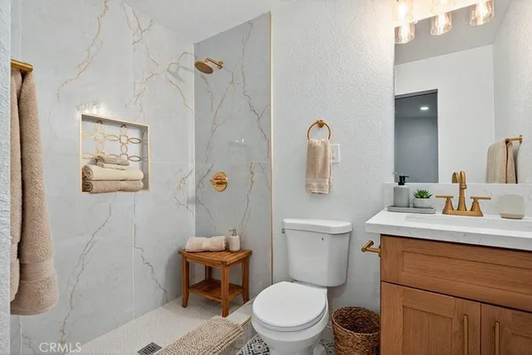 $1,050,000 | 4392 Elm Avenue, Long Beach, CA 90807