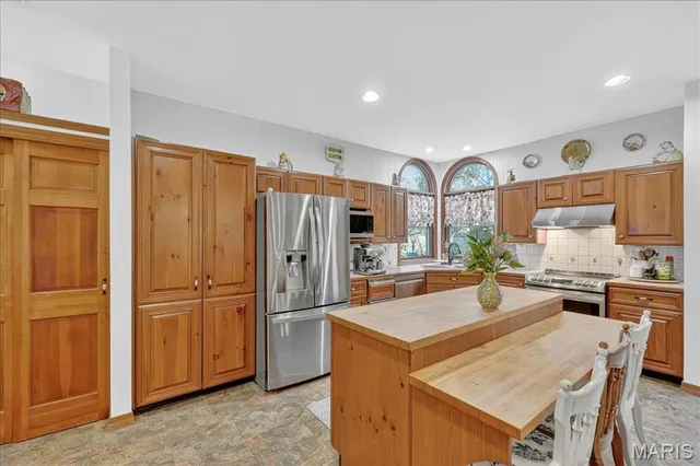 $659,000 | 5600 Forest Drive, Hillsboro, MO 63050