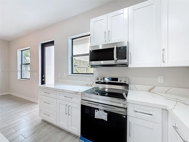 $3,000 | 410 Northwest 41st Street, Unit 410, Oakland Park, FL 33309