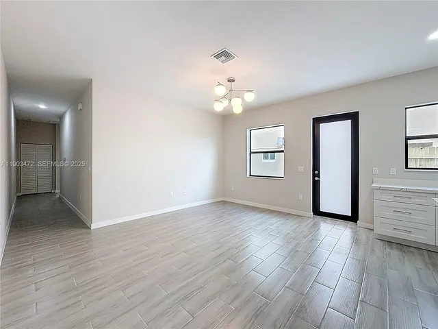 $3,000 | 410 Northwest 41st Street, Unit 410, Oakland Park, FL 33309