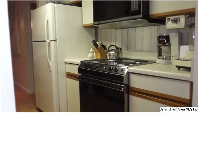 307 Paradise Isle, Unit 307 Riverside, AL 35135 - Photo 7 of 31