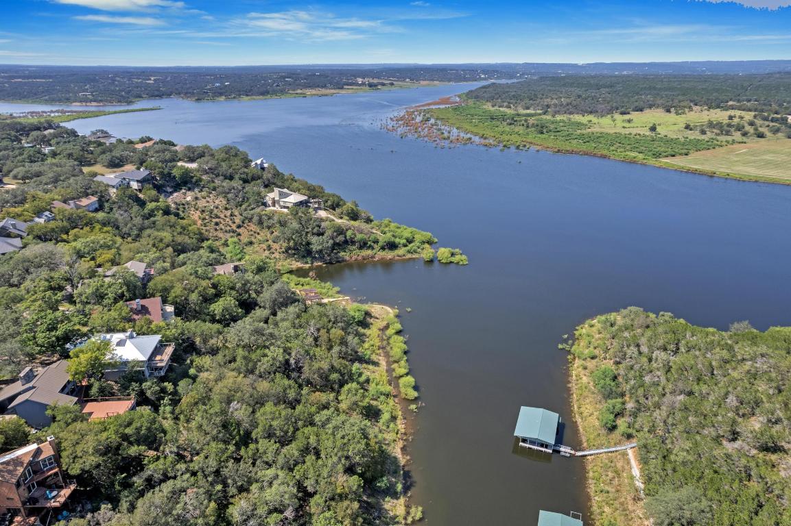 326 Coventry Road Spicewood, TX 78669 - Photo 4 of 30