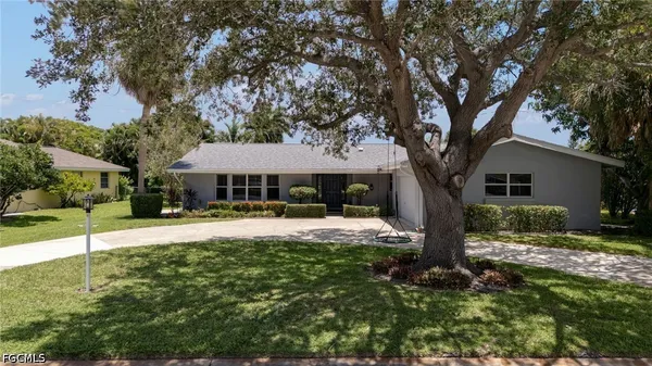 $575,000 | 1347 Oaklawn Court, Fort Myers, FL 33919
