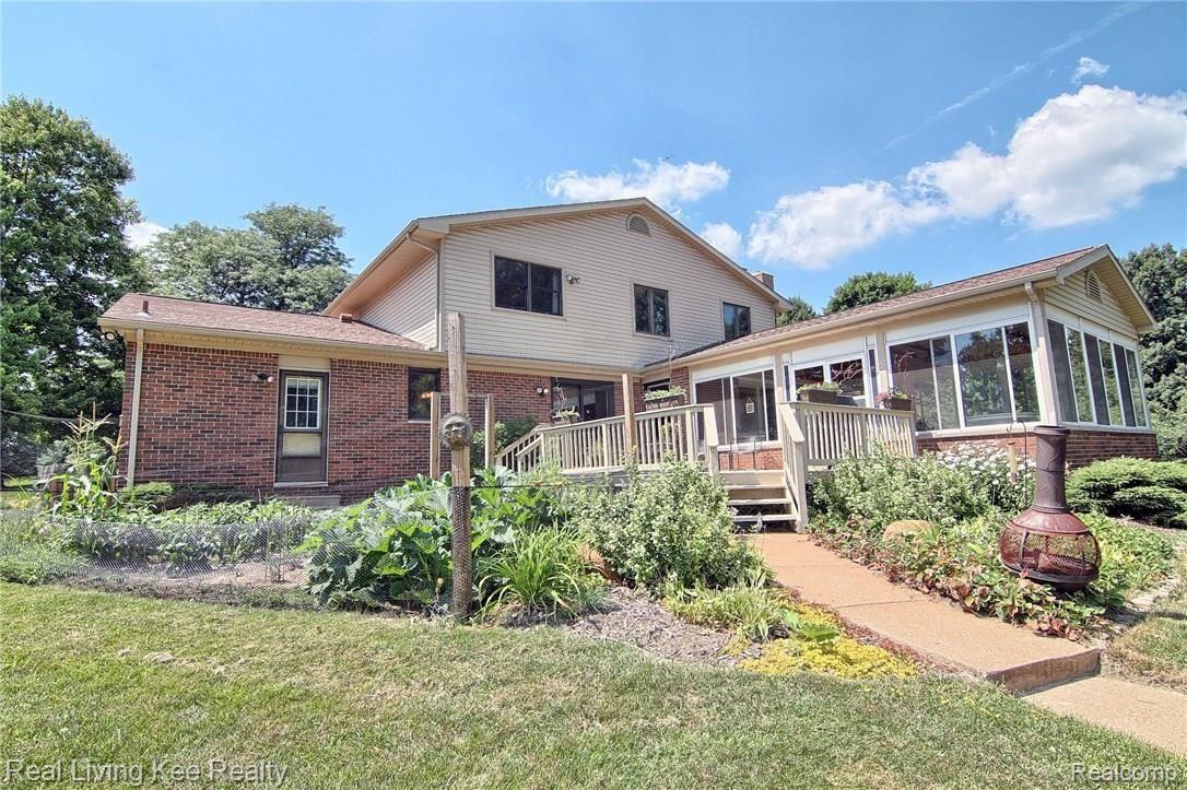 311 East Snell Road Rochester, MI 48306 - Photo 50 of 72 Rear_2nd_View.jpg