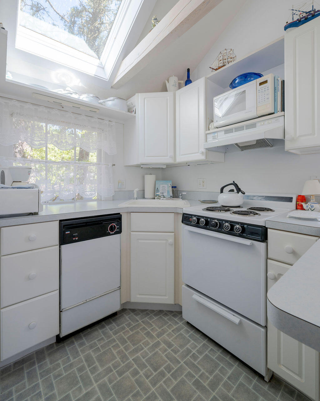 420 Chequessett Neck Road, Unit 10 Wellfleet, MA 02667 - Photo 9 of 22 420_Chequessett-13