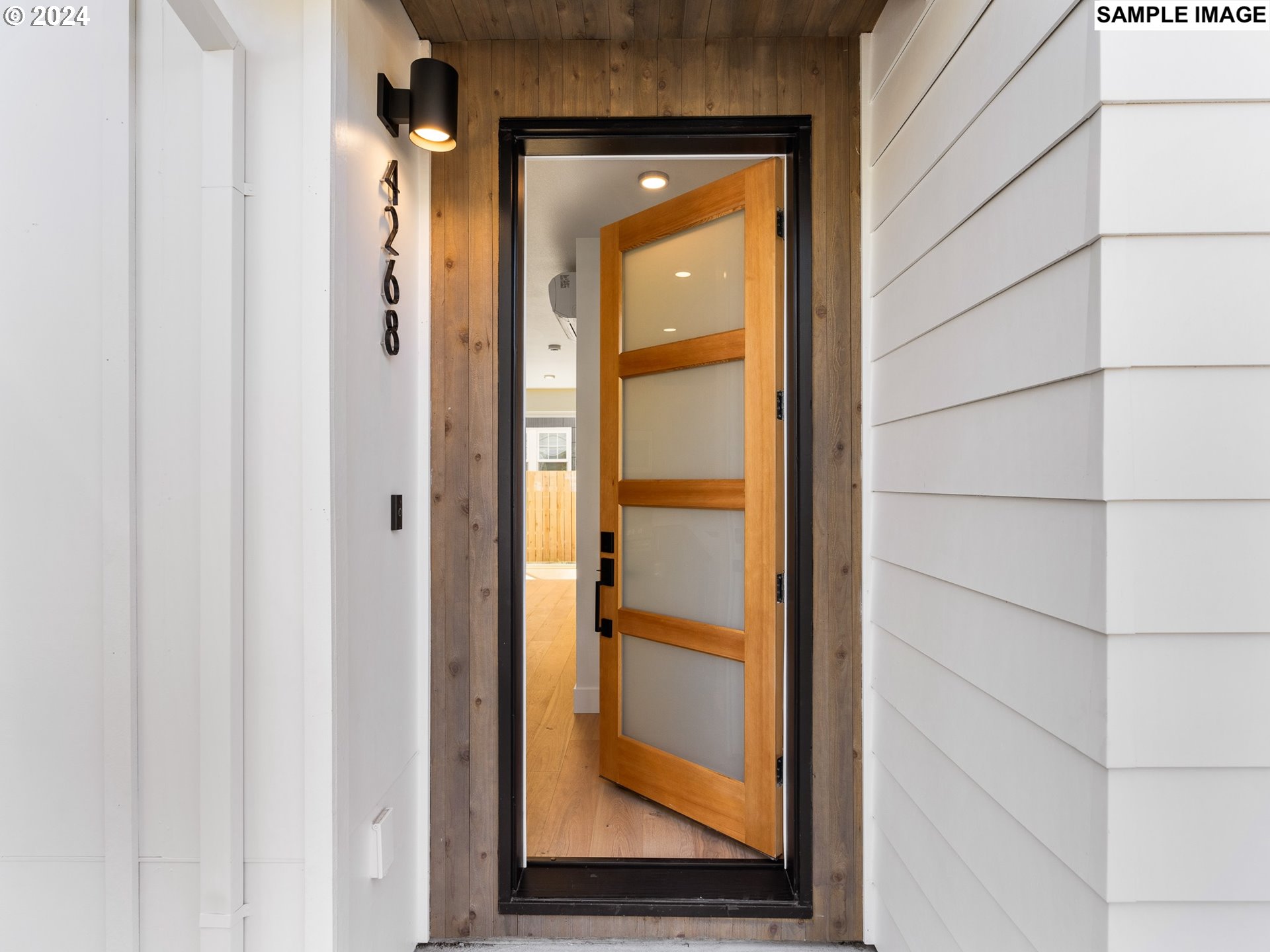 4264 Southeast 37th Avenue, Unit 4 Portland, OR 97202 - Photo 3 of 19