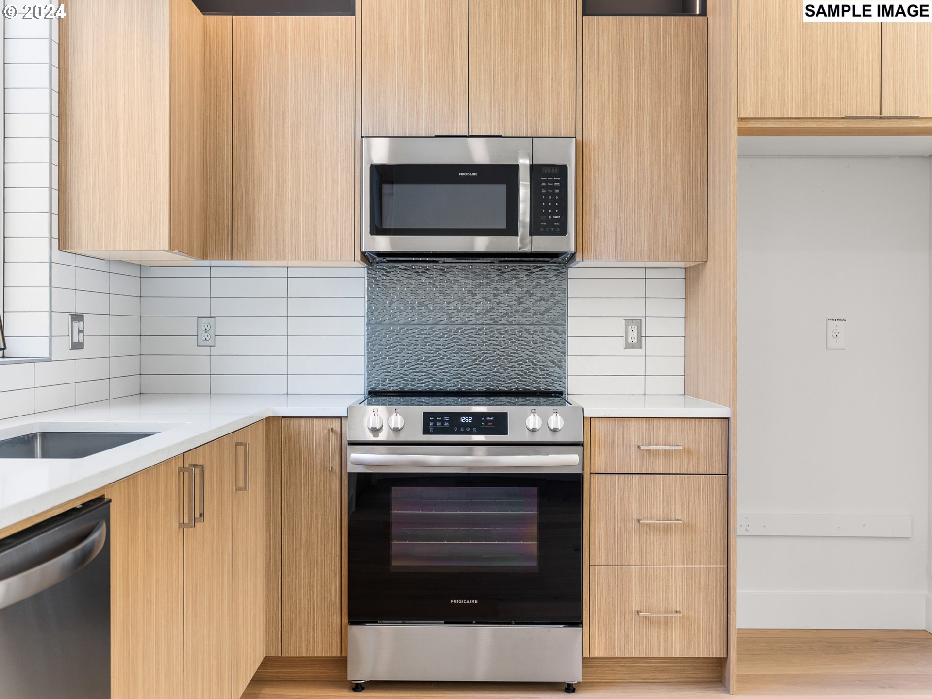 4264 Southeast 37th Avenue, Unit 4 Portland, OR 97202 - Photo 6 of 19