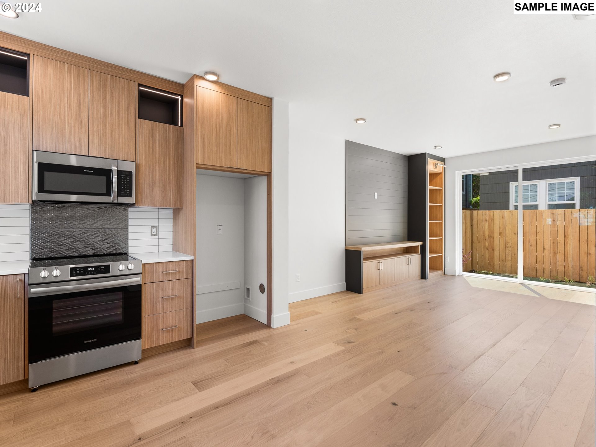 4264 Southeast 37th Avenue, Unit 4 Portland, OR 97202 - Photo 7 of 19