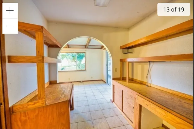 a view of entryway with a front door