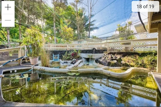 a view of back yard of the house