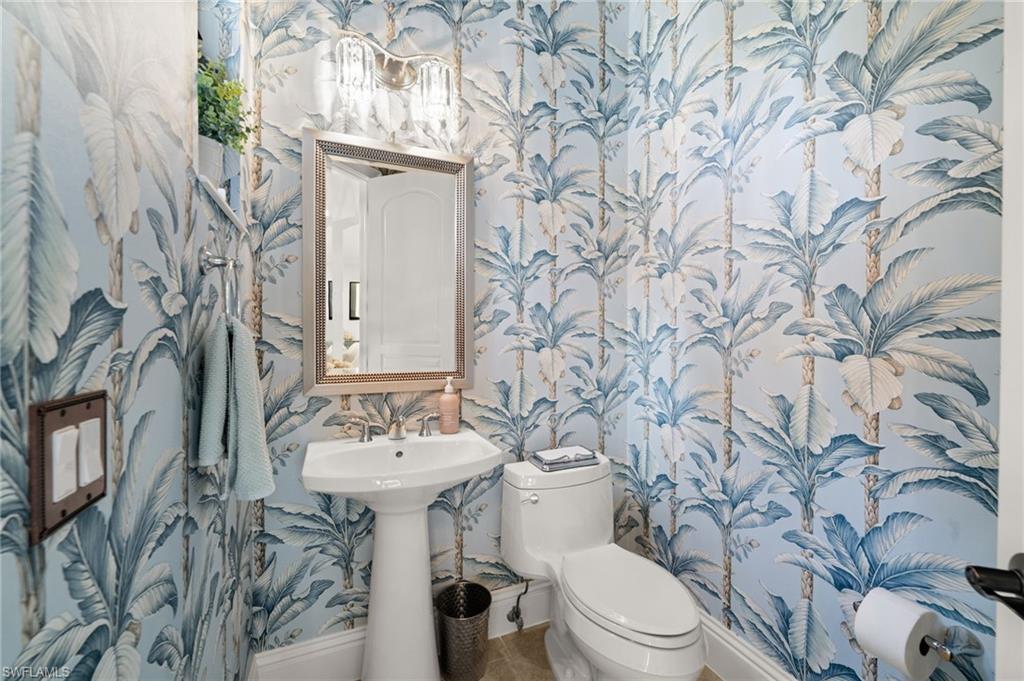 8000 Cordoba Place Naples, FL 34113 - Photo 13 of 40 Powder Room