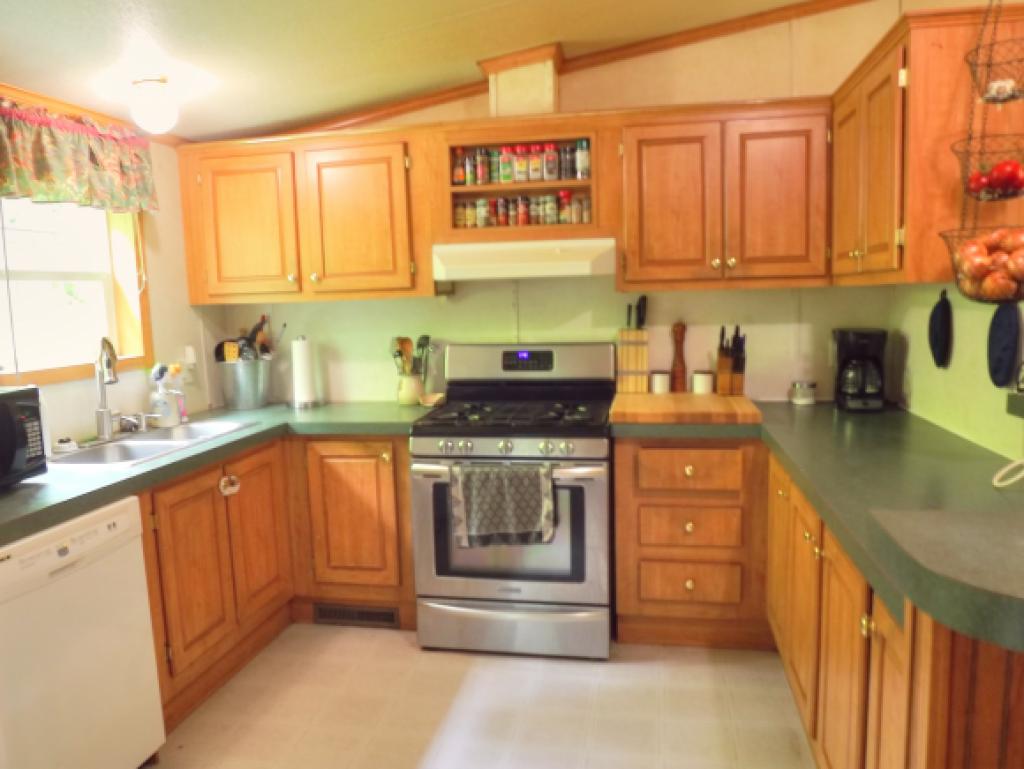 992 Dothan Road Hartford, VT 05001 - Photo 4 of 16 Gallery Image 4