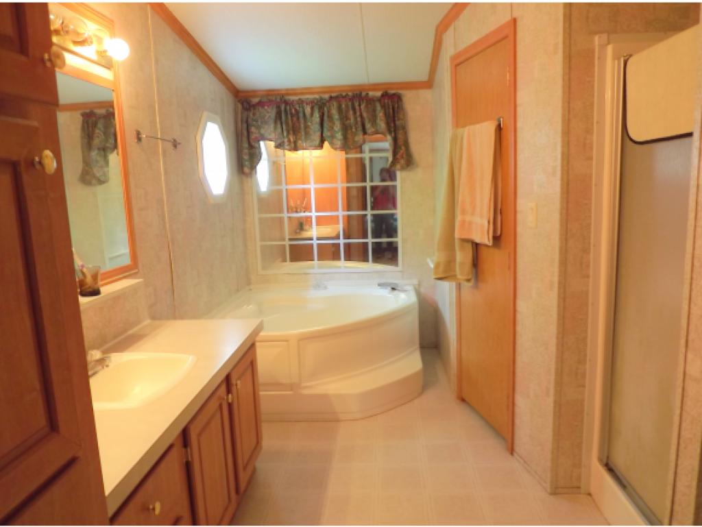 992 Dothan Road Hartford, VT 05001 - Photo 6 of 16 Gallery Image 6