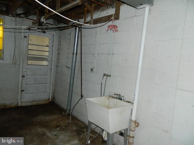 716 Mansfield Road Essex, MD 21221 - Photo 4 of 27 Gallery Image 4