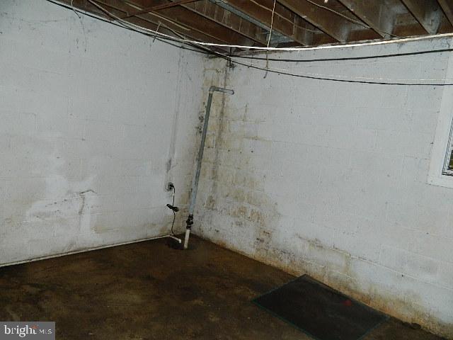 716 Mansfield Road Essex, MD 21221 - Photo 5 of 27 Gallery Image 5