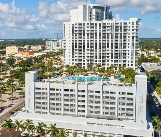 $2,500 | 1776 Polk Street, Unit 1405, Hollywood, FL 33020