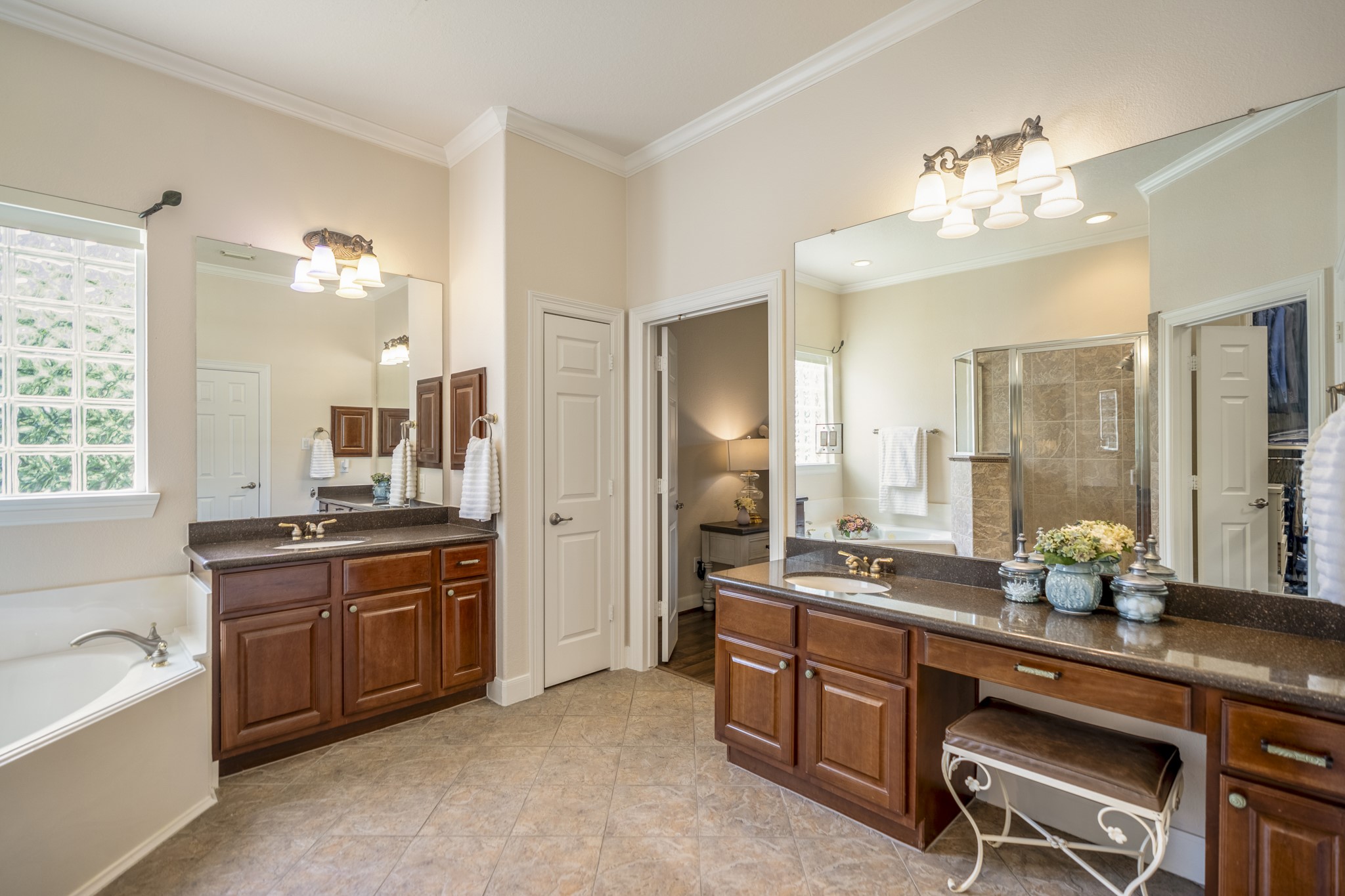 67 North Pentenwell Circle Spring, TX 77382 - Photo 20 of 50 a large kitchen with a large window