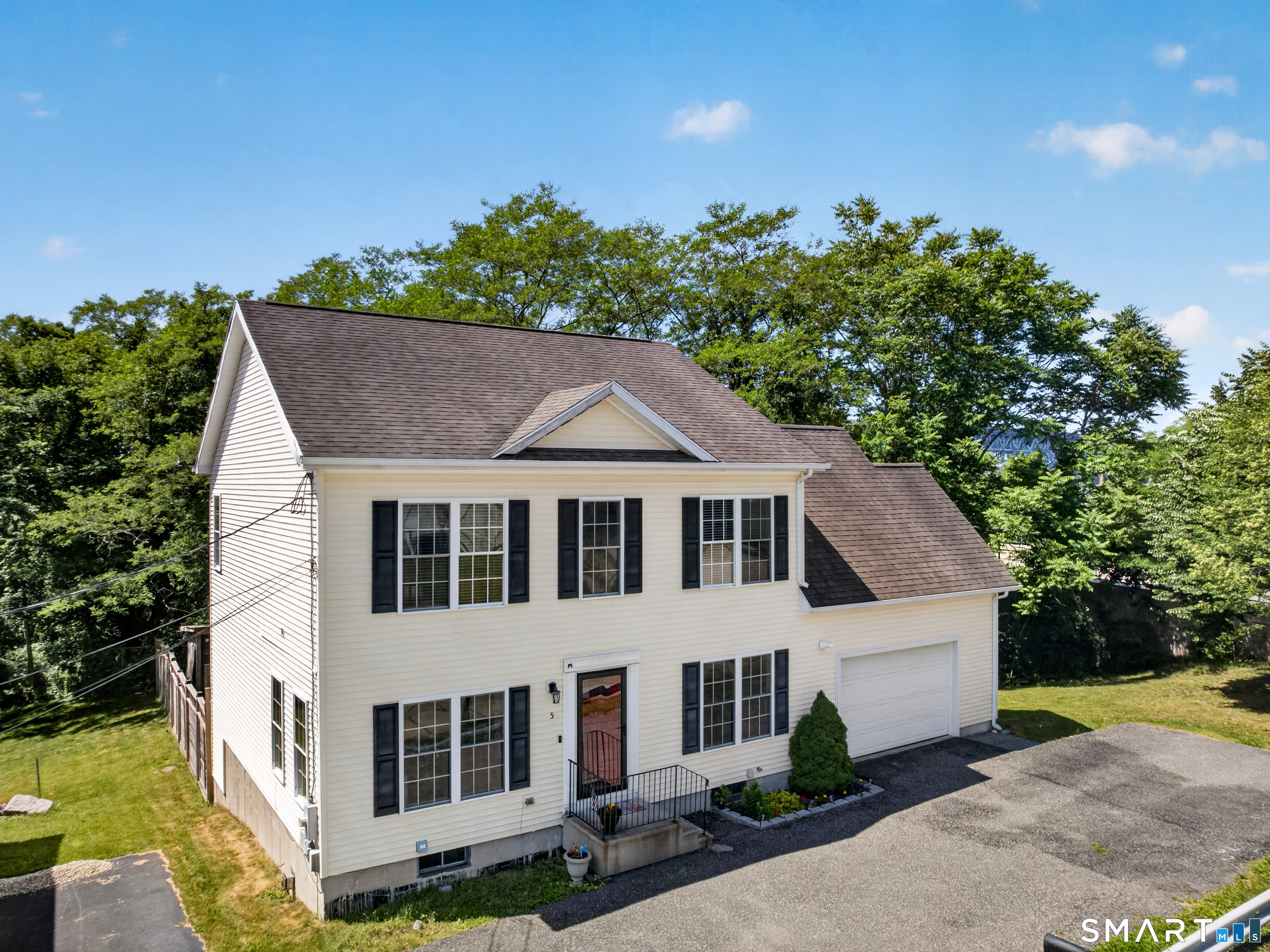 5 Grove Avenue Groton, CT 06340 - Photo 1 of 40