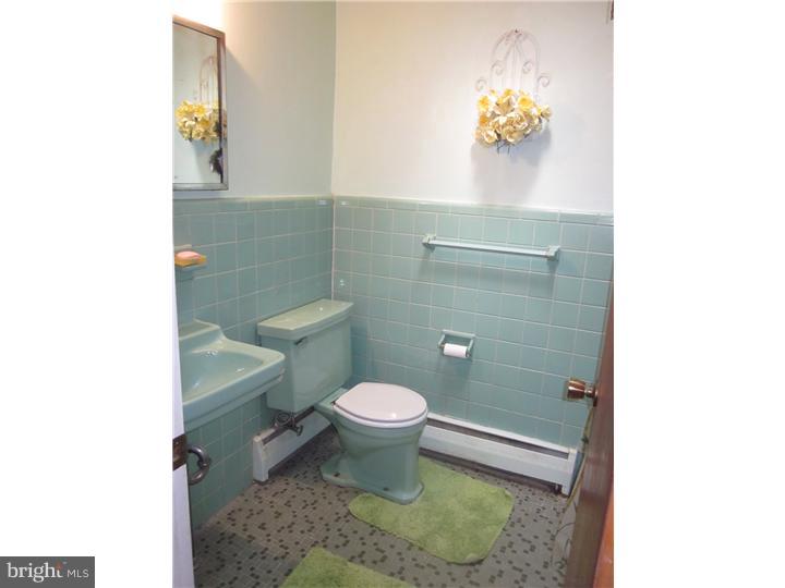9006 Cloverly Road Philadelphia, PA 19136 - Photo 8 of 24 Gallery Image 8