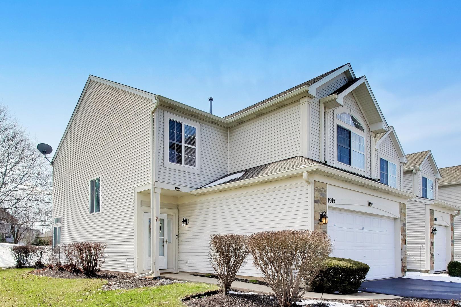 1975 Misty Ridge Court, Unit 11 Aurora, IL 60503 - Photo 3 of 30