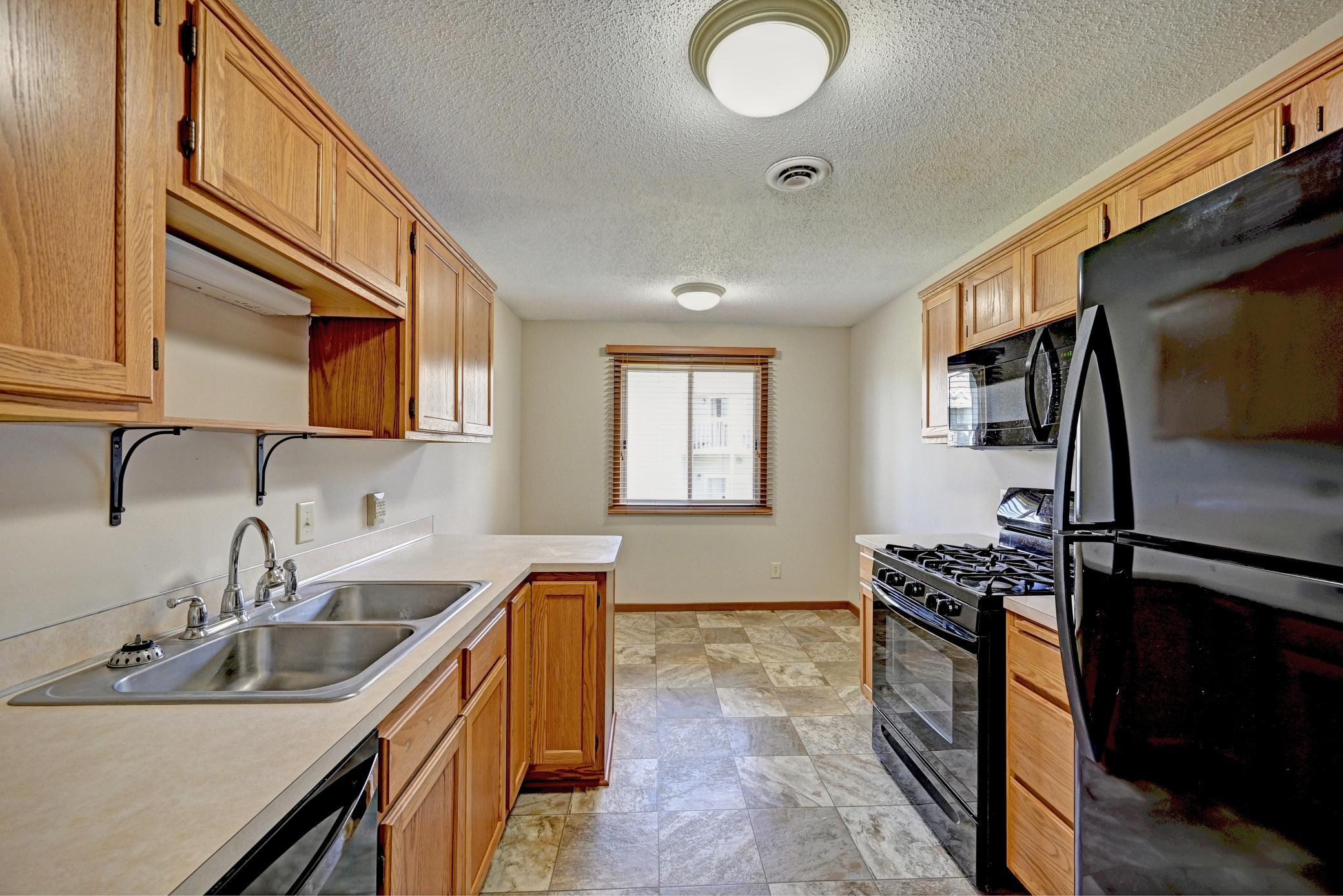 6240 Magda Drive, Unit D Maple Grove, MN 55369 - Photo 5 of 23