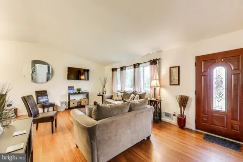 $599,999 | 4803 Aspen Hill Road, Rockville, MD 20853